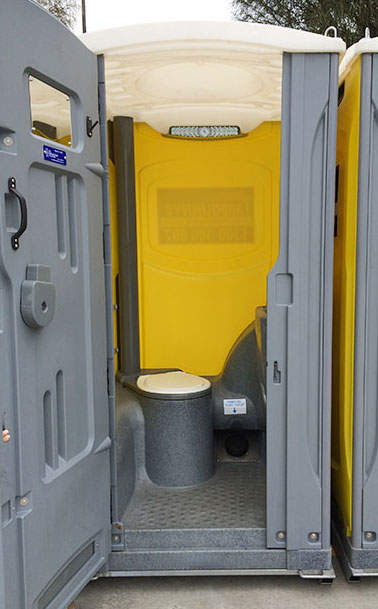 Portable-Toilet-Billabong-outside